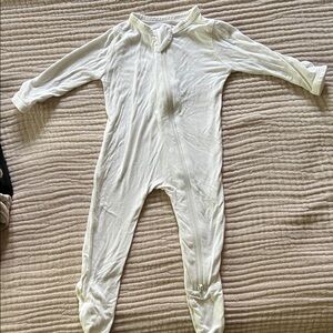 Kyte BABY white Kids Pajama Footies